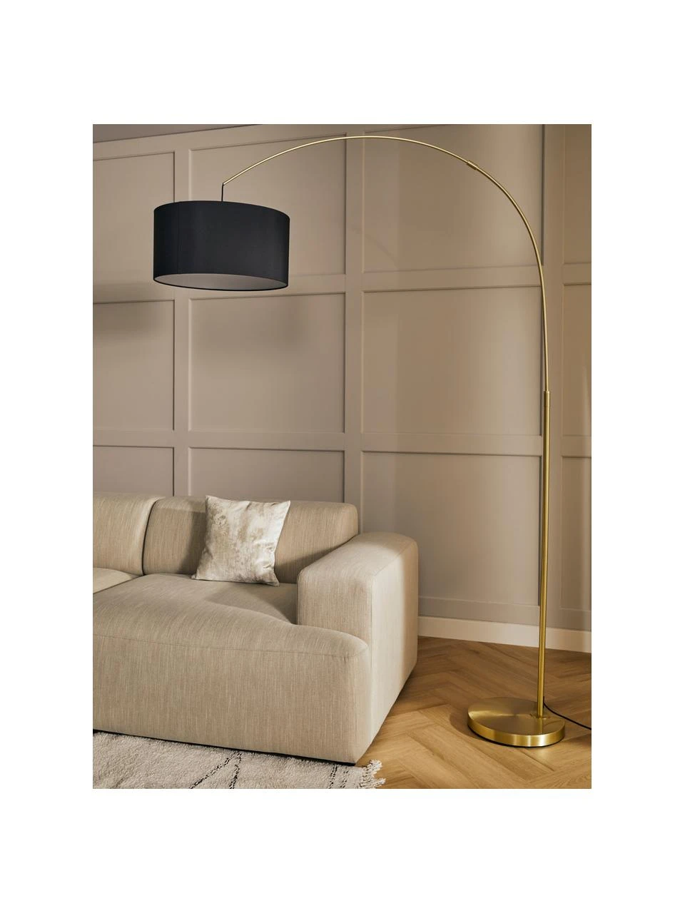 Westwing Collection Große Bogenlampe Niels in Messing-Schwarz, Ø 50 x H 218 cm 4 Westwing Collection Große Bogenlampe Niels in Messing-Schwarz, Ø 50 x H 218 cm – Bild 2