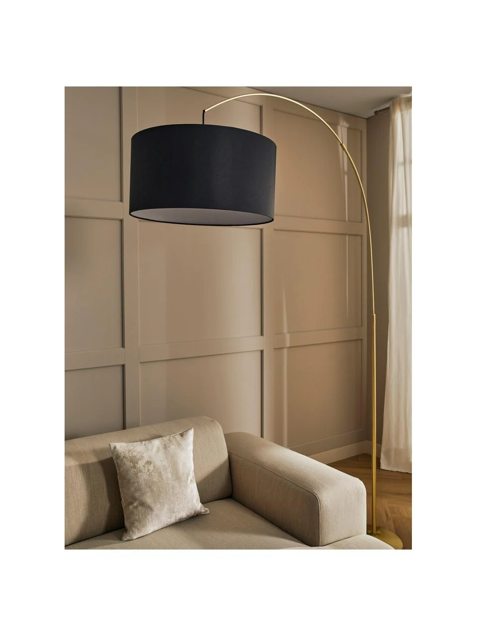 Westwing Collection Große Bogenlampe Niels in Messing-Schwarz, Ø 50 x H 218 cm 5 Westwing Collection Große Bogenlampe Niels in Messing-Schwarz, Ø 50 x H 218 cm – Bild 3