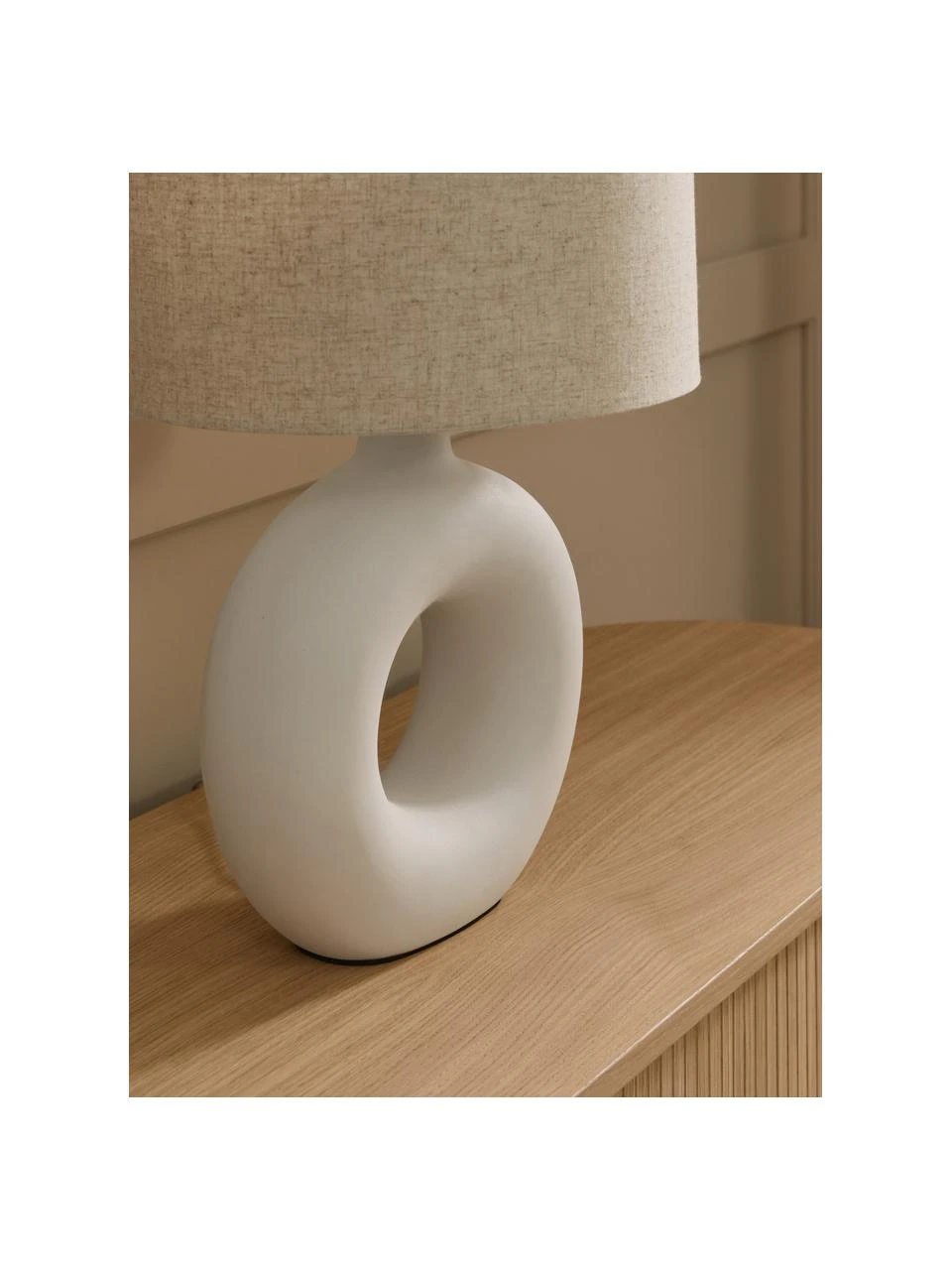 Westwing Collection Große Keramik-Tischlampe Gisella, Ø 35 x H 55 cm 6 Westwing Collection Große Keramik-Tischlampe Gisella, Ø 35 x H 55 cm – Bild 4