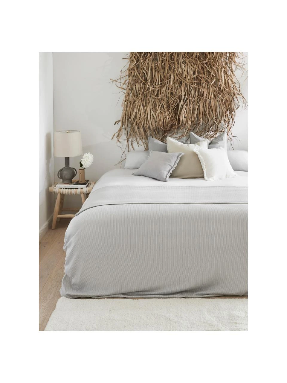 Bloomingville Große Tischlampe Ranya aus Terrakotta und Leinen, Ø 31 x H 59 cmNur noch 1 Artikel verfügbar 4 Bloomingville Große Tischlampe Ranya aus Terrakotta und Leinen, Ø 31 x H 59 cmNur noch 1 Artikel verfügbar – Bild 2