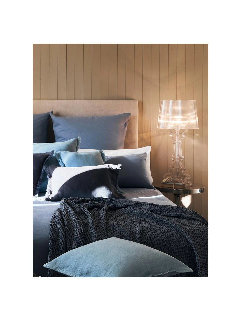 Kartell Große Transparente Design Tischlampe Bourgie, Ø 37 x H 78 cmNur noch 1 Artikel verfügbar 5 Kartell Große Transparente Design Tischlampe Bourgie, Ø 37 x H 78 cmNur noch 1 Artikel verfügbar – Bild 3