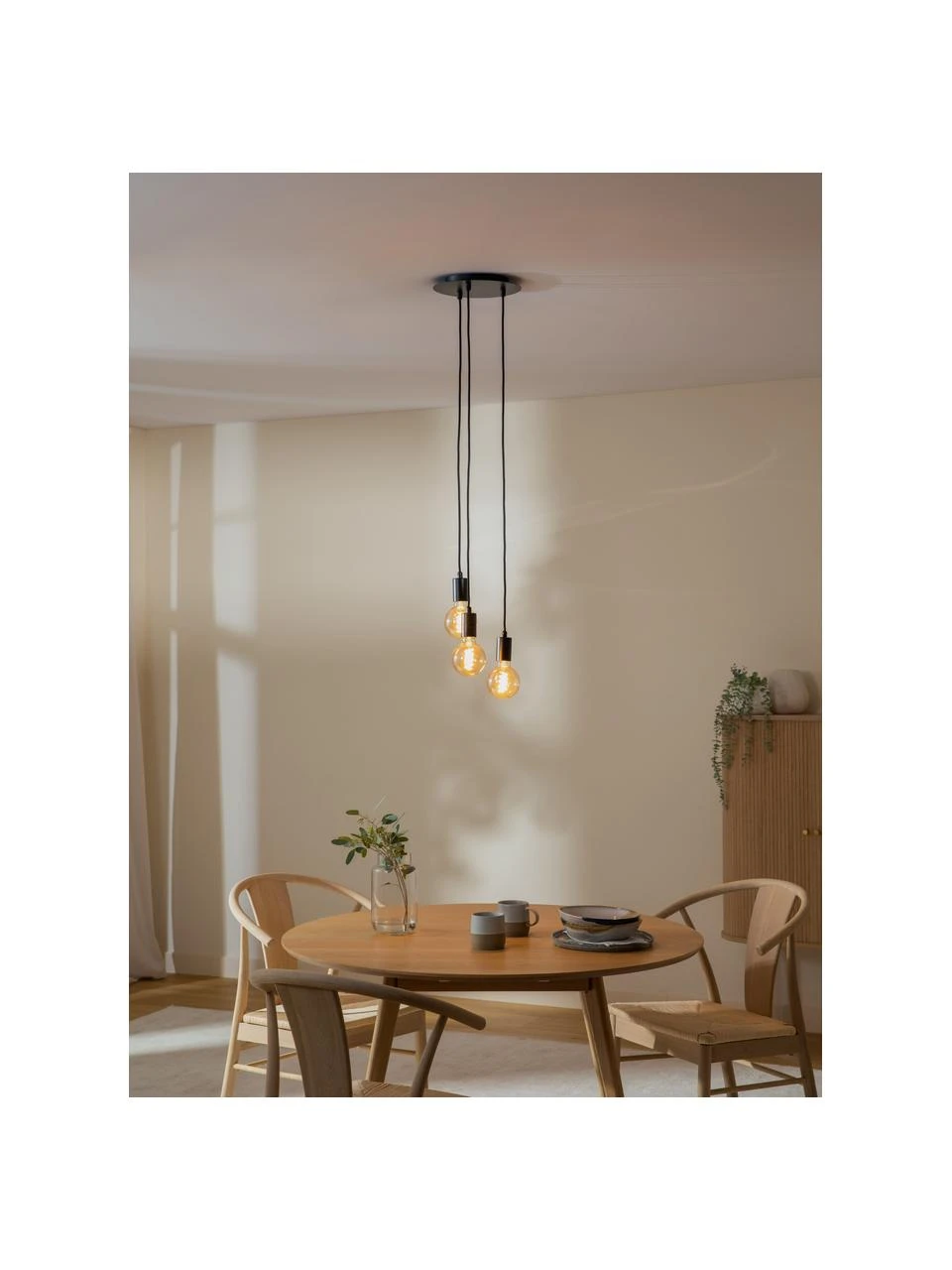 Markslöjd Kleine Cluster-Pendelleuchte Sky in Schwarz, Ø 25 cm 8 Markslöjd Kleine Cluster-Pendelleuchte Sky in Schwarz, Ø 25 cm – Bild 6