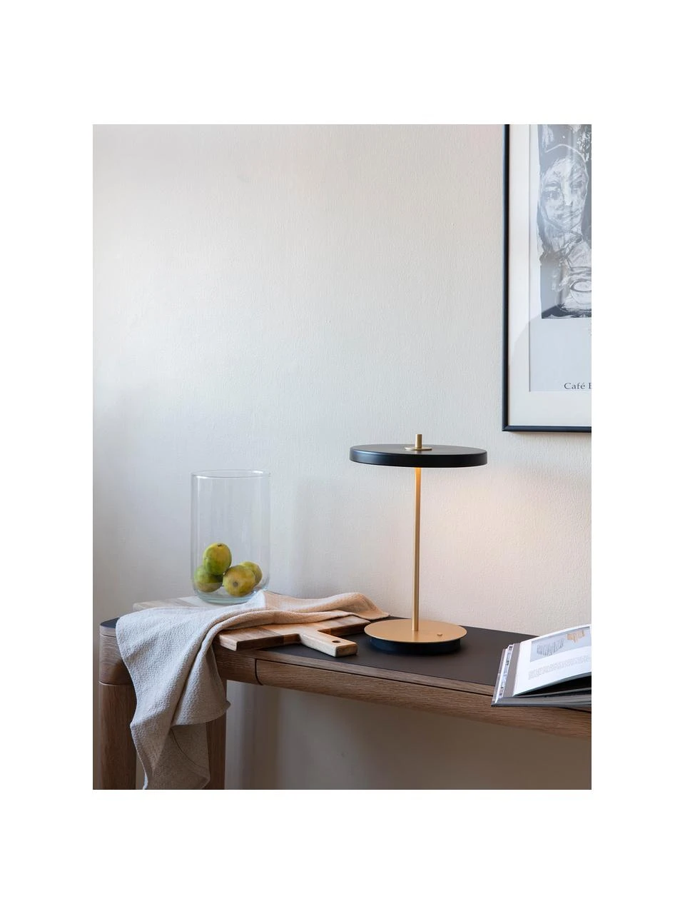 Umage Kleine Mobile Dimmbare LED-Tischlampe Asteria, Ø 20 x H 31 cm 7 Umage Kleine Mobile Dimmbare LED-Tischlampe Asteria, Ø 20 x H 31 cm – Bild 5