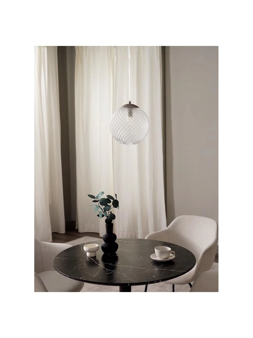 Westwing Collection Kleine Pendelleuchte Lorna aus Glas, Ø 25 cm 4 Westwing Collection Kleine Pendelleuchte Lorna aus Glas, Ø 25 cm – Bild 2