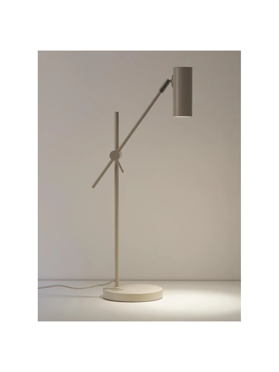 Westwing Collection Moderne Schreibtischlampe Cassandra in Beige, T 47 x H 55 cm 8 Westwing Collection Moderne Schreibtischlampe Cassandra in Beige, T 47 x H 55 cm – Bild 6