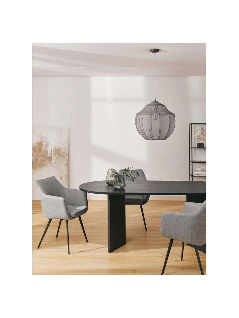 Westwing Collection Pendelleuchte Beau aus Netzstoff in Grau, Ø 52 x H 52 cm 4 Westwing Collection Pendelleuchte Beau aus Netzstoff in Grau, Ø 52 x H 52 cm – Bild 2