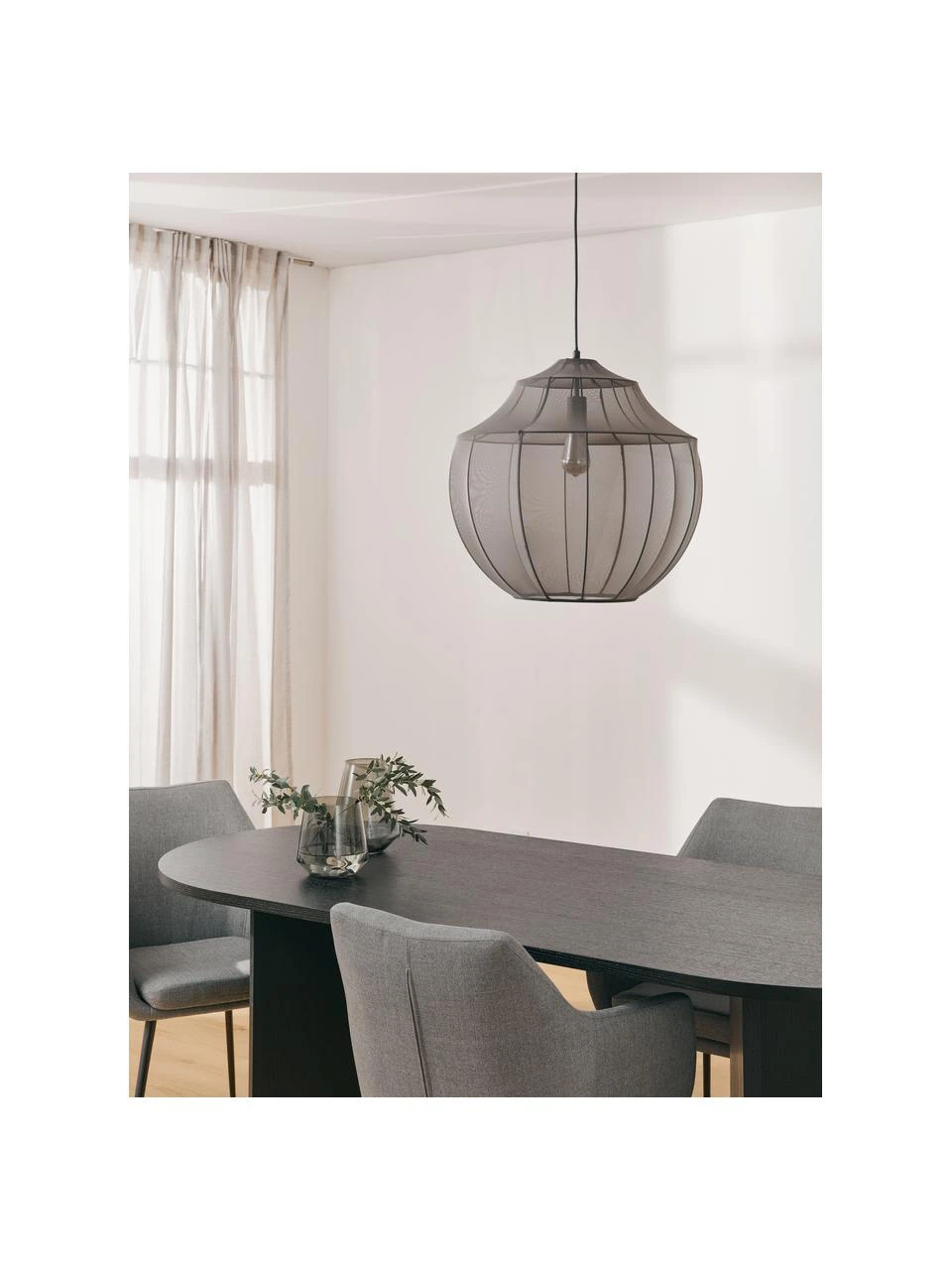 Westwing Collection Pendelleuchte Beau aus Netzstoff in Grau, Ø 52 x H 52 cm 5 Westwing Collection Pendelleuchte Beau aus Netzstoff in Grau, Ø 52 x H 52 cm – Bild 3