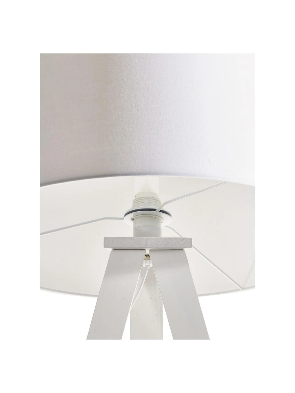 Westwing Collection Skandi-Tripod Stehlampe Jake aus Massivholz, Ø 60 cm, H 150 cm 6 Westwing Collection Skandi-Tripod Stehlampe Jake aus Massivholz, Ø 60 cm, H 150 cm – Bild 4