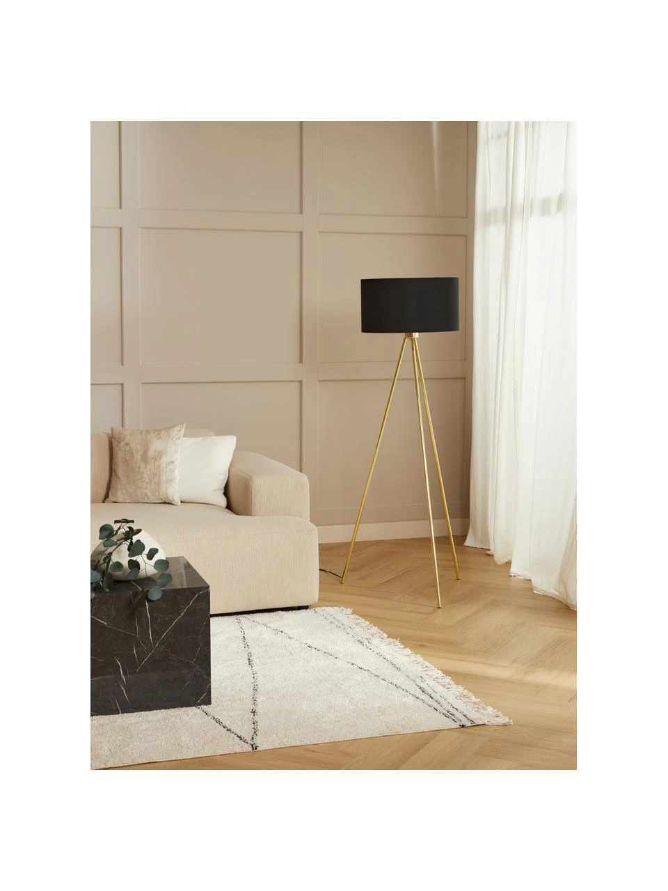 Westwing Collection Tripod Stehlampe Cella mit Stoffschirm, Ø 45 x H 147 cm 5 Westwing Collection Tripod Stehlampe Cella mit Stoffschirm, Ø 45 x H 147 cm – Bild 3