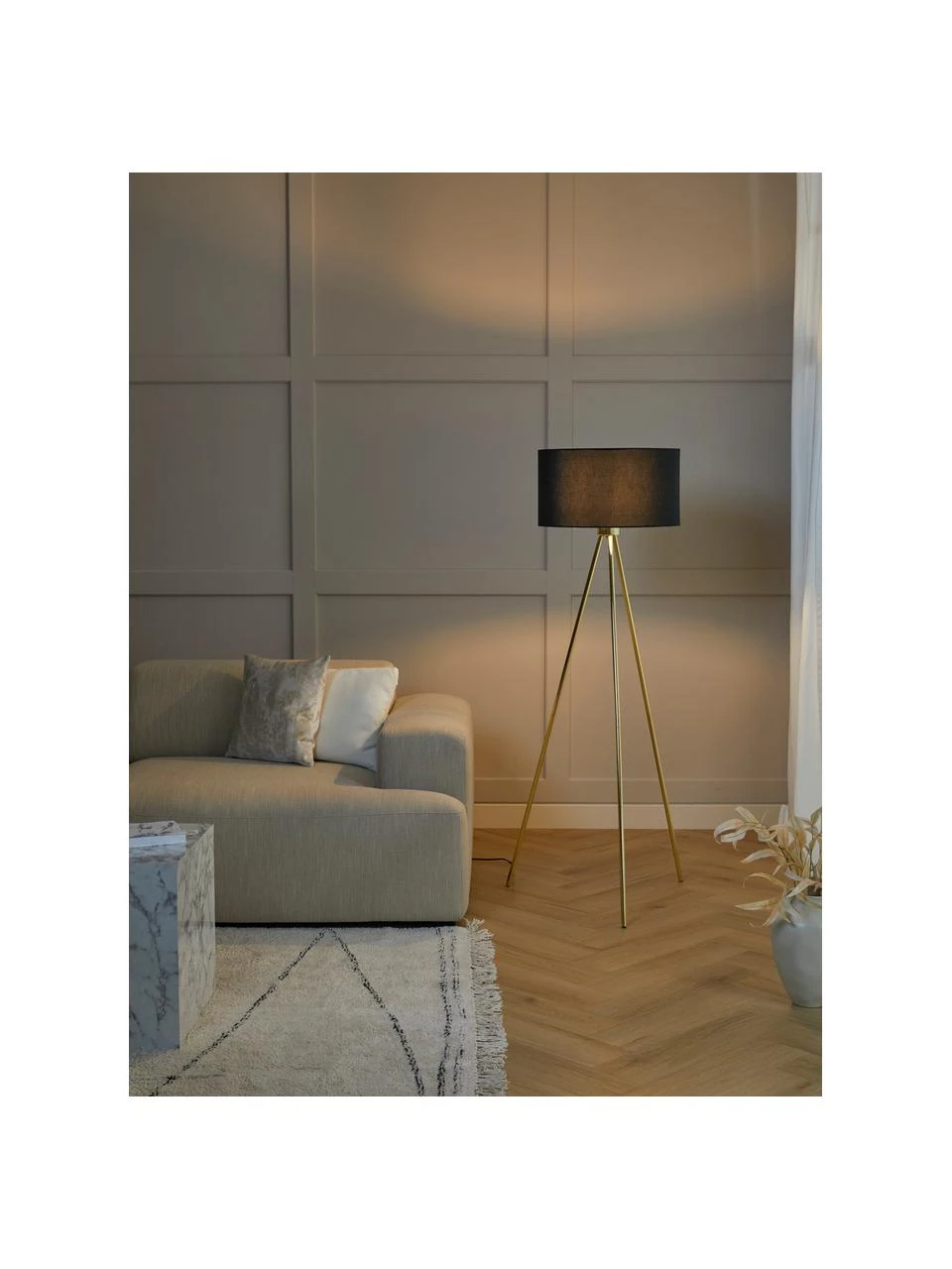 Westwing Collection Tripod Stehlampe Cella mit Stoffschirm, Ø 45 x H 147 cm 8 Westwing Collection Tripod Stehlampe Cella mit Stoffschirm, Ø 45 x H 147 cm – Bild 6